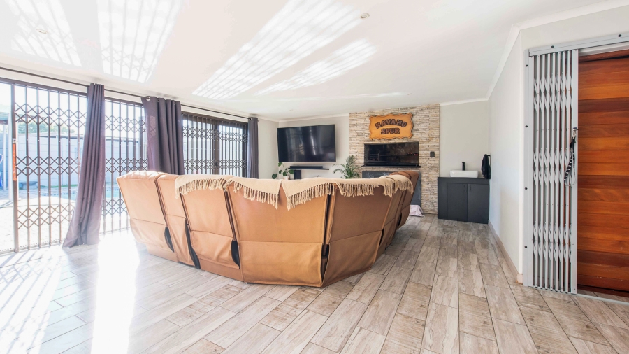 5 Bedroom Property for Sale in Bonny Brook Western Cape